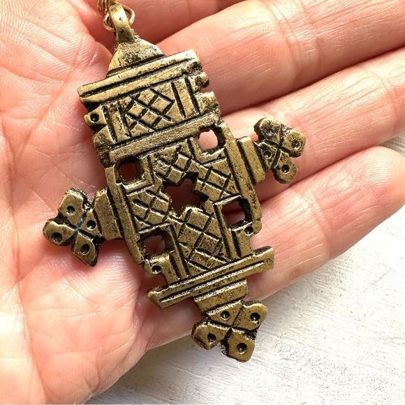 Long beaded Ethiopian cross chalcedony necklace - Picture 11 of 14